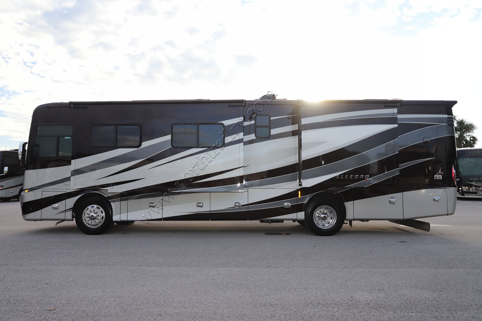 Used 2019 Tiffin Motor Homes Allegro Red 37BA Class A  For Sale