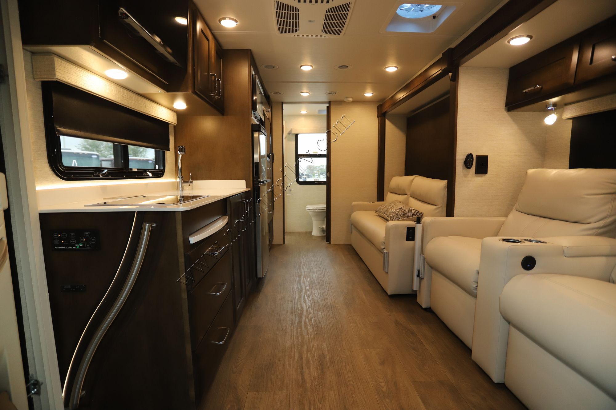 Used 2022 Tiffin Motor Homes Wayfarer 25RW Class C  For Sale