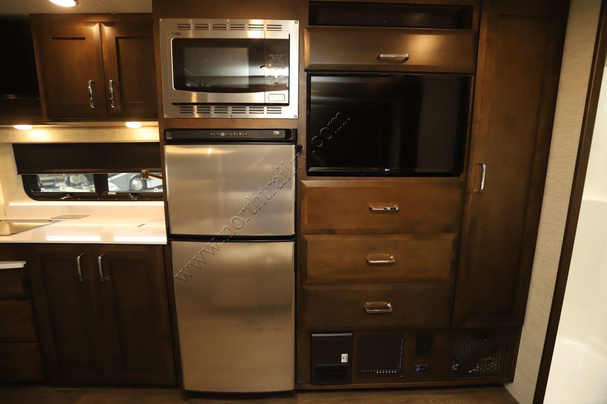 Used 2022 Tiffin Motor Homes Wayfarer 25RW Class C  For Sale