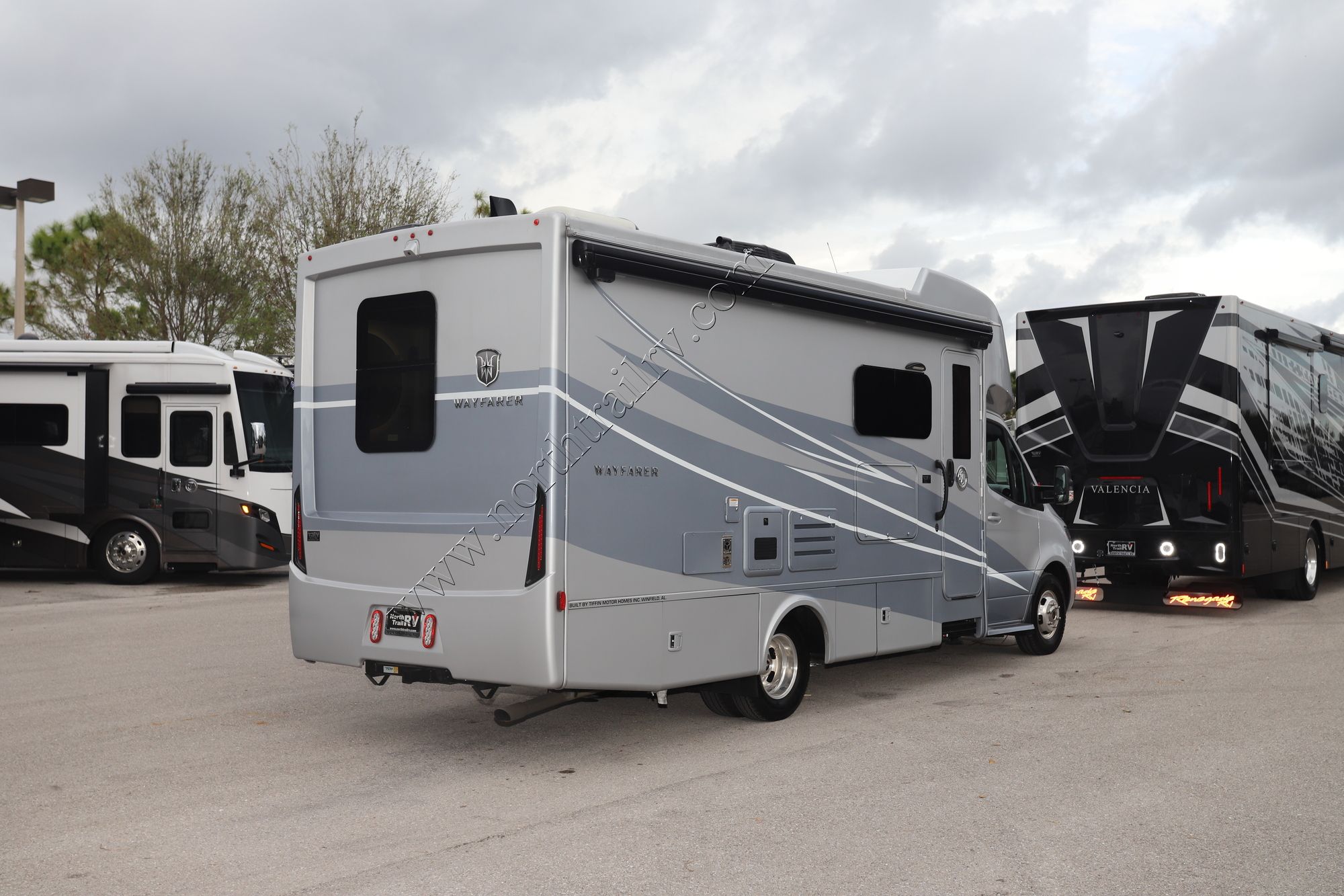 Used 2022 Tiffin Motor Homes Wayfarer 25RW Class C  For Sale