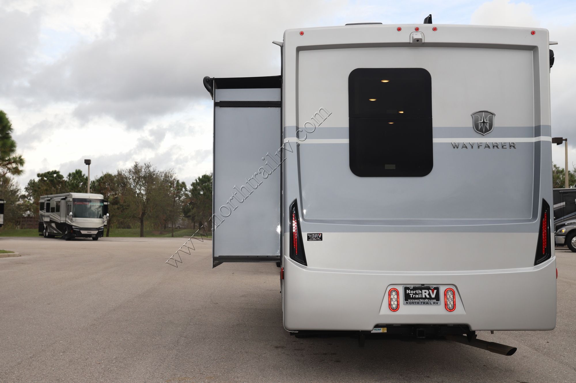 Used 2022 Tiffin Motor Homes Wayfarer 25RW Class C  For Sale