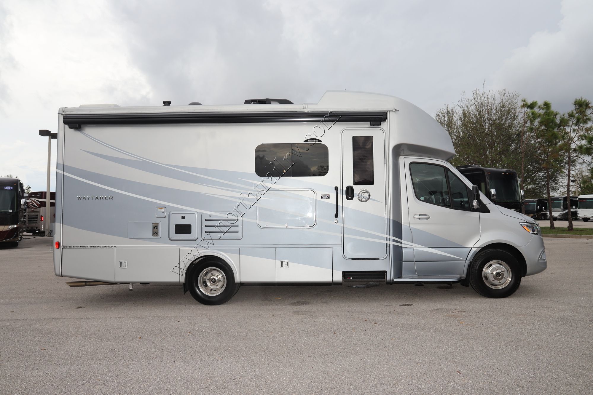 Used 2022 Tiffin Motor Homes Wayfarer 25RW Class C  For Sale