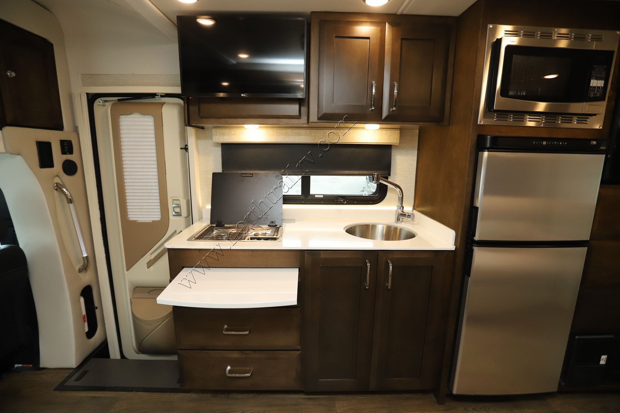 Used 2022 Tiffin Motor Homes Wayfarer 25RW Class C  For Sale