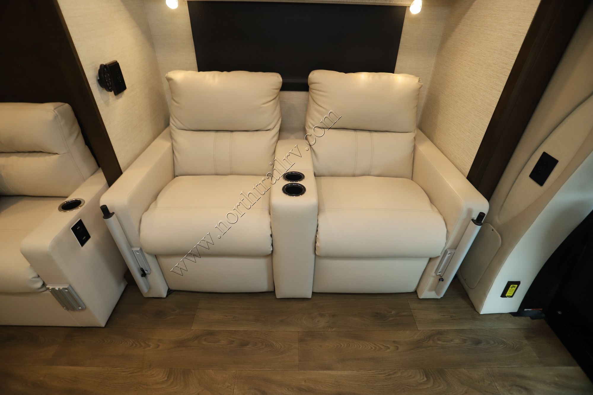 Used 2022 Tiffin Motor Homes Wayfarer 25RW Class C  For Sale