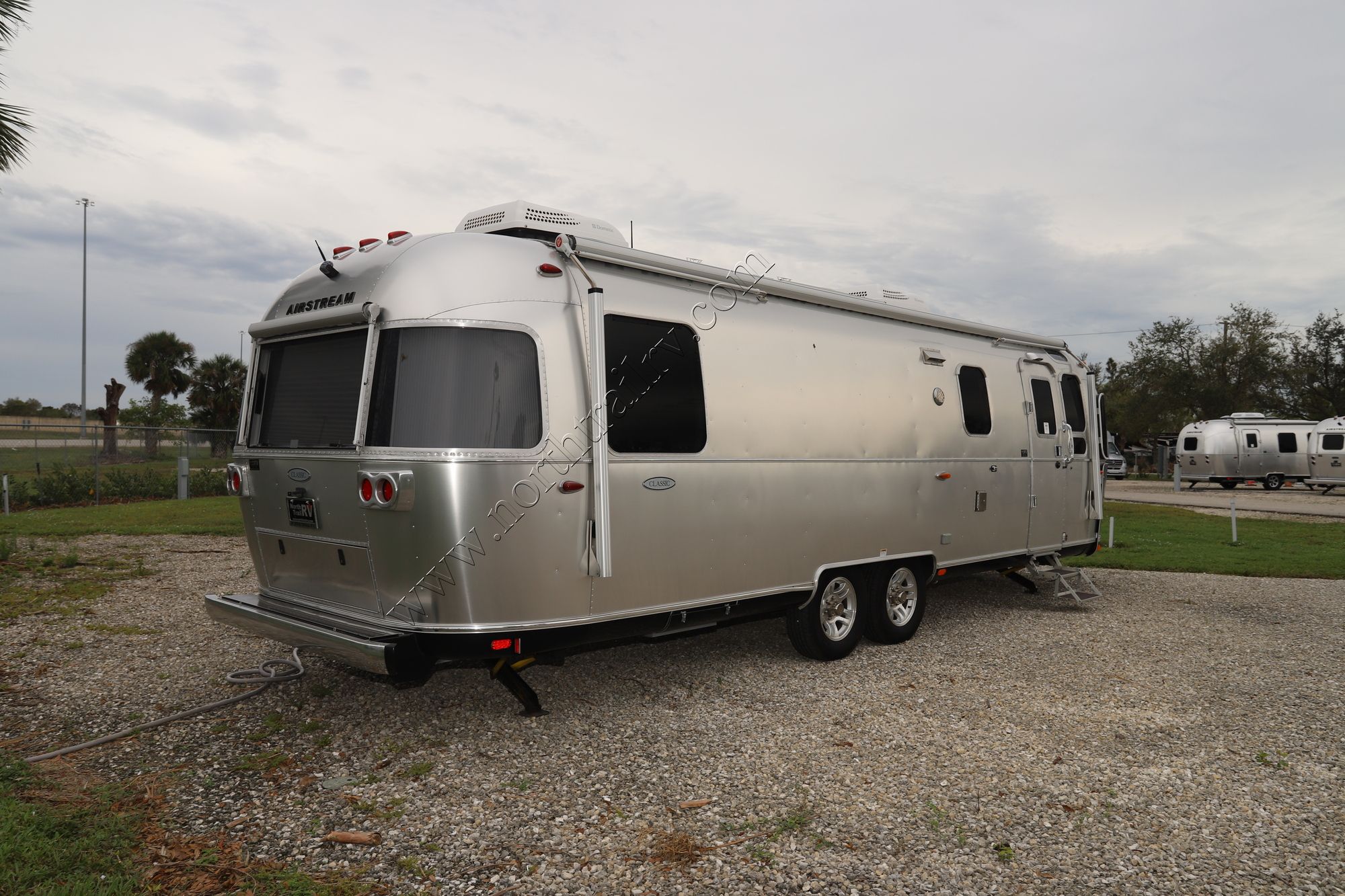 Used 2017 Airstream Classic 30 Travel Trailer  For Sale