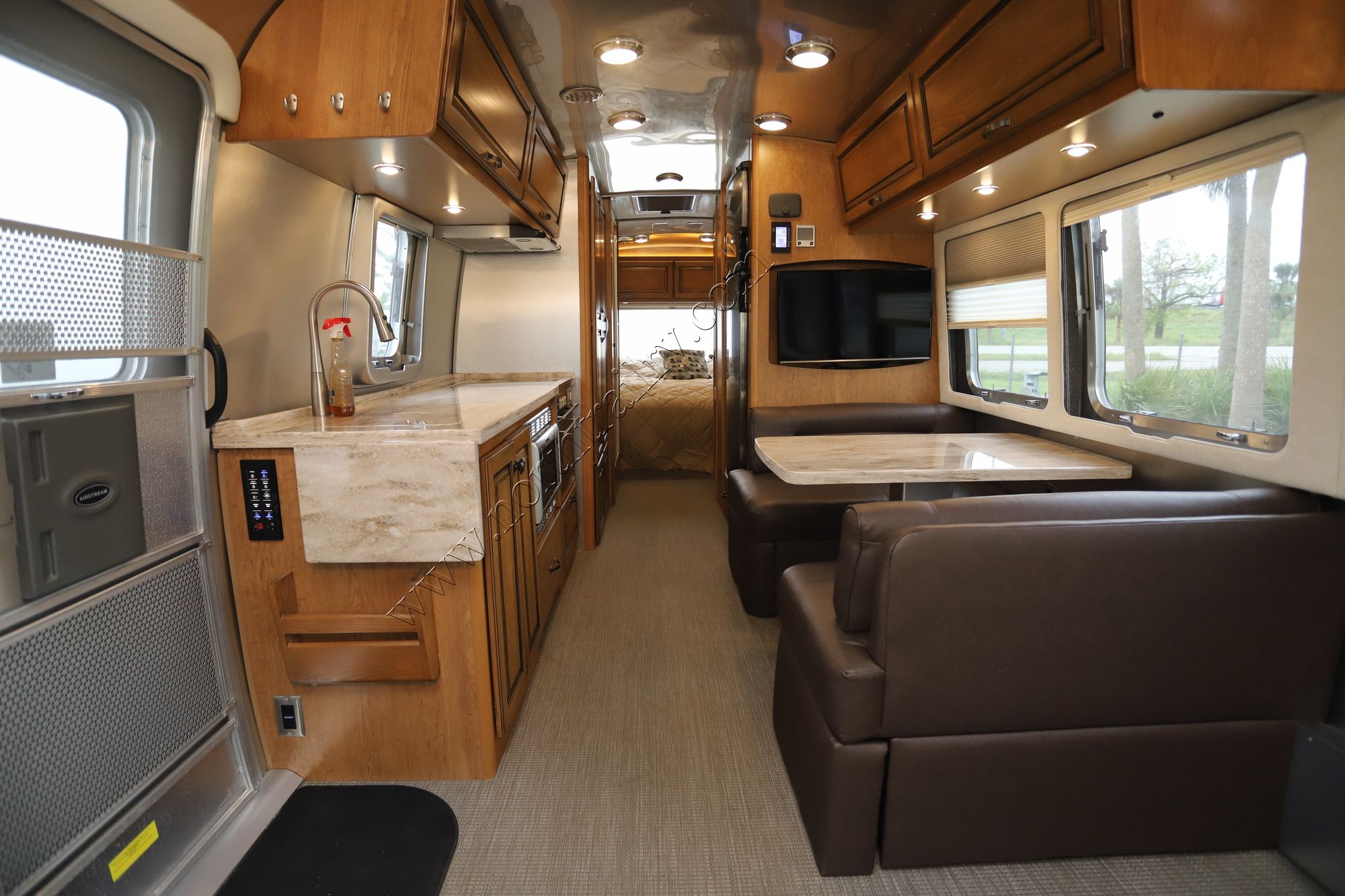 Used 2017 Airstream Classic 30 Travel Trailer  For Sale