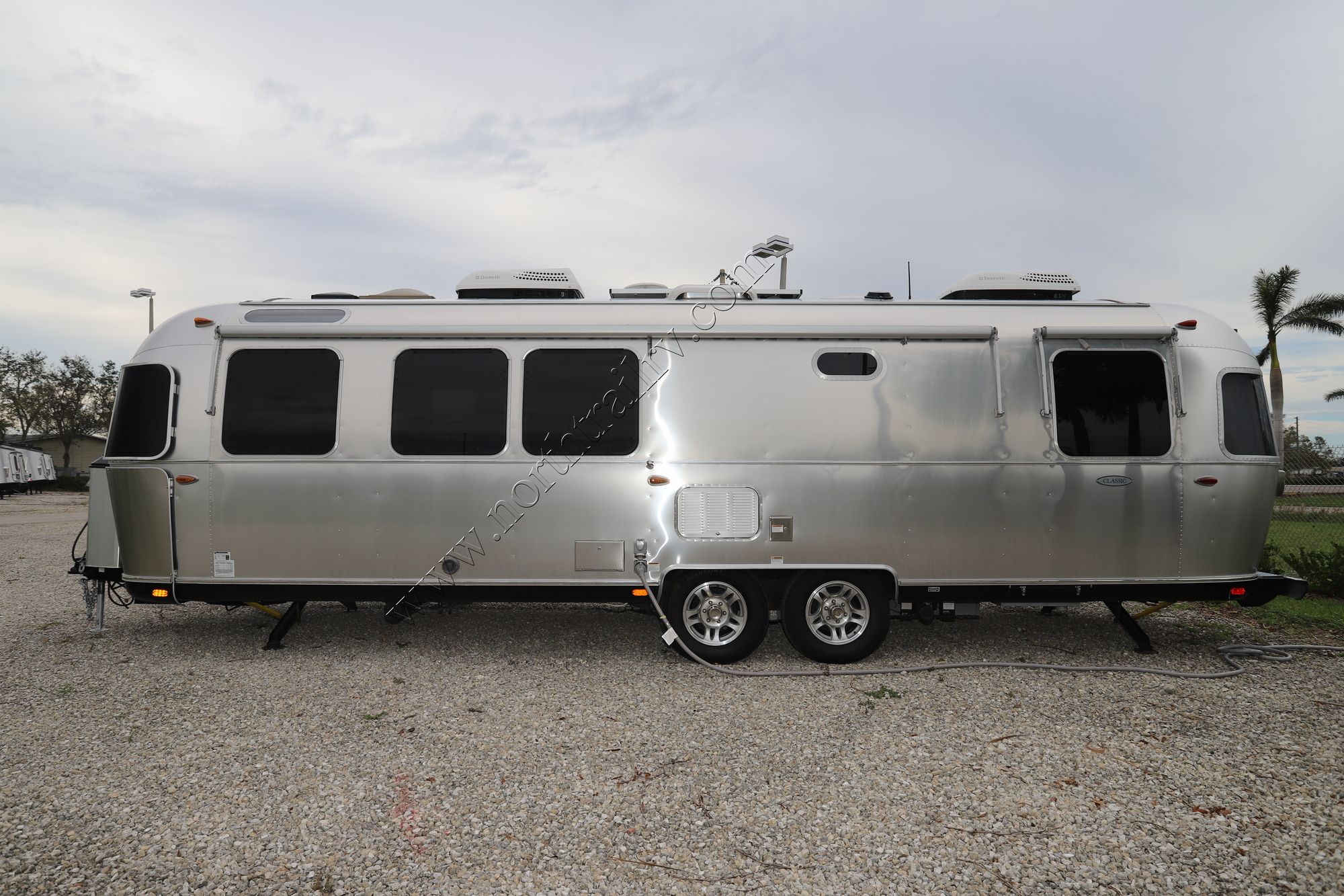 Used 2017 Airstream Classic 30 Travel Trailer  For Sale