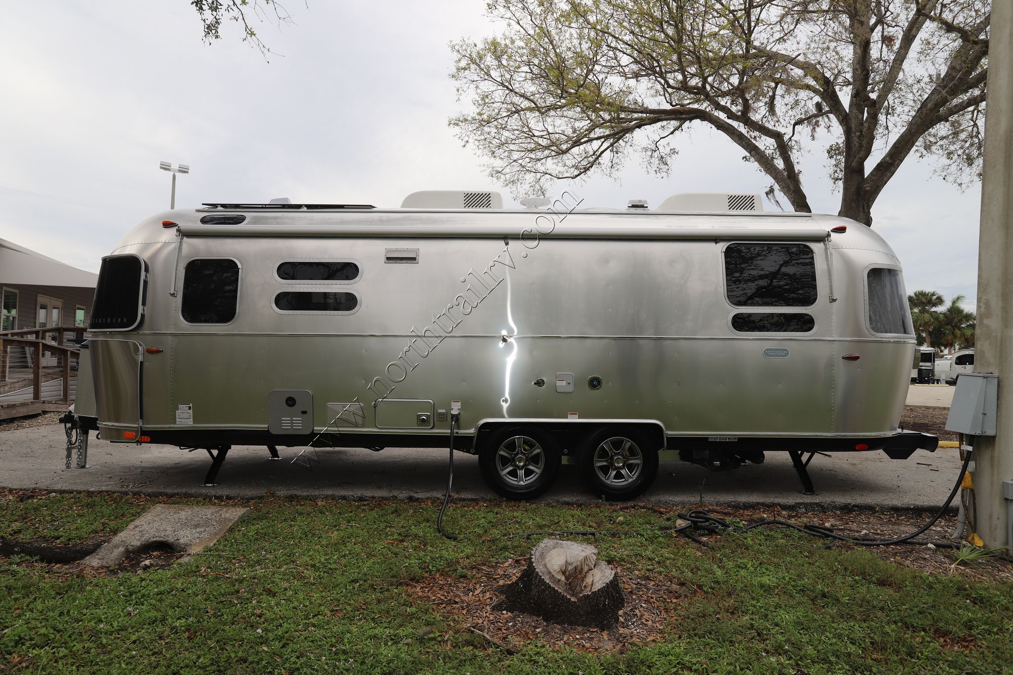 New 2023 Airstream Pottery Barn 28RB Travel Trailer  For Sale