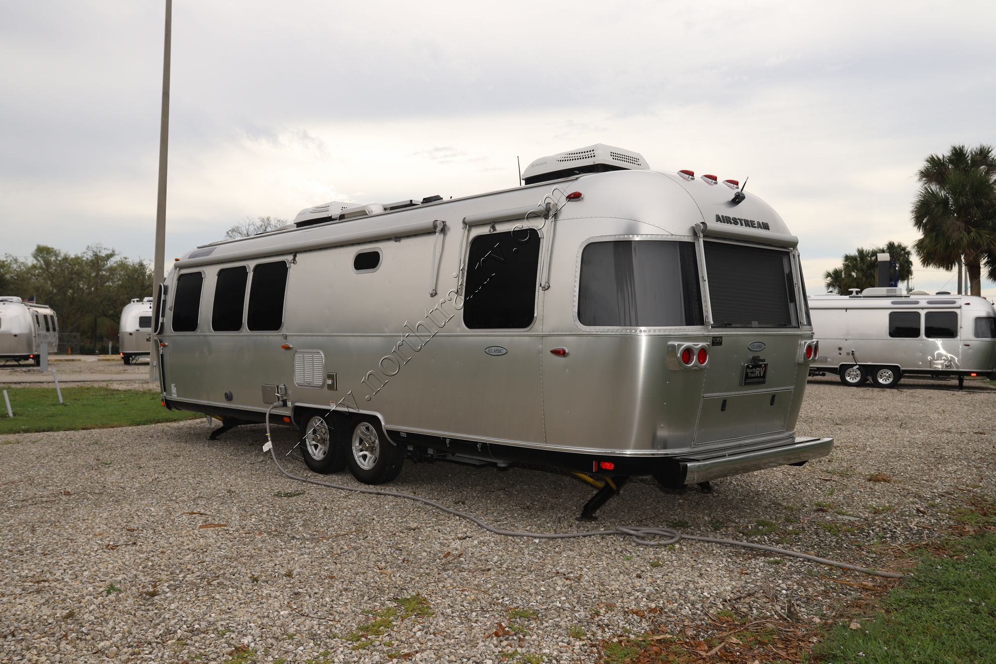 Used 2017 Airstream Classic 30 Travel Trailer  For Sale