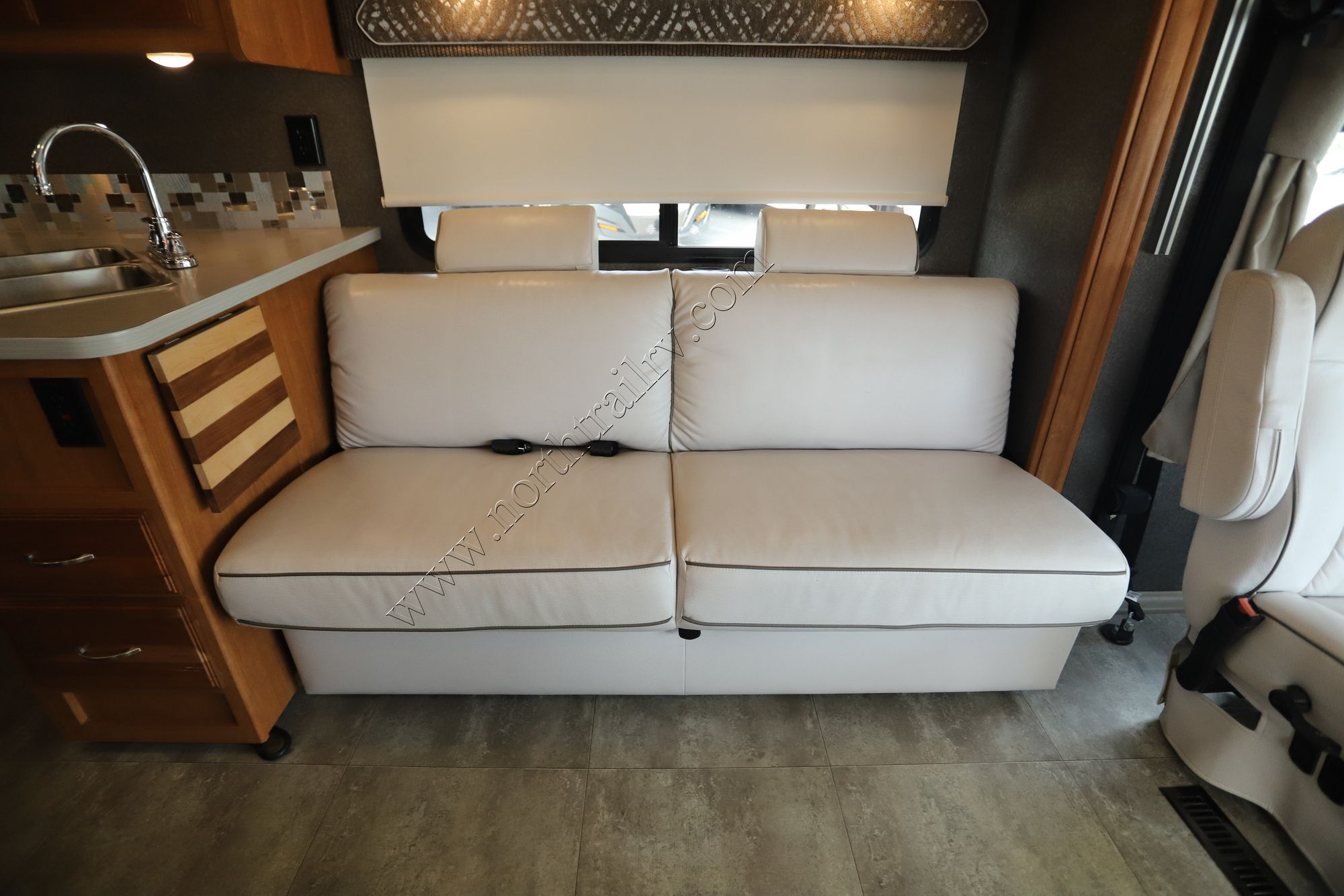 Used 2018 Winnebago Vista 29VE Class A  For Sale