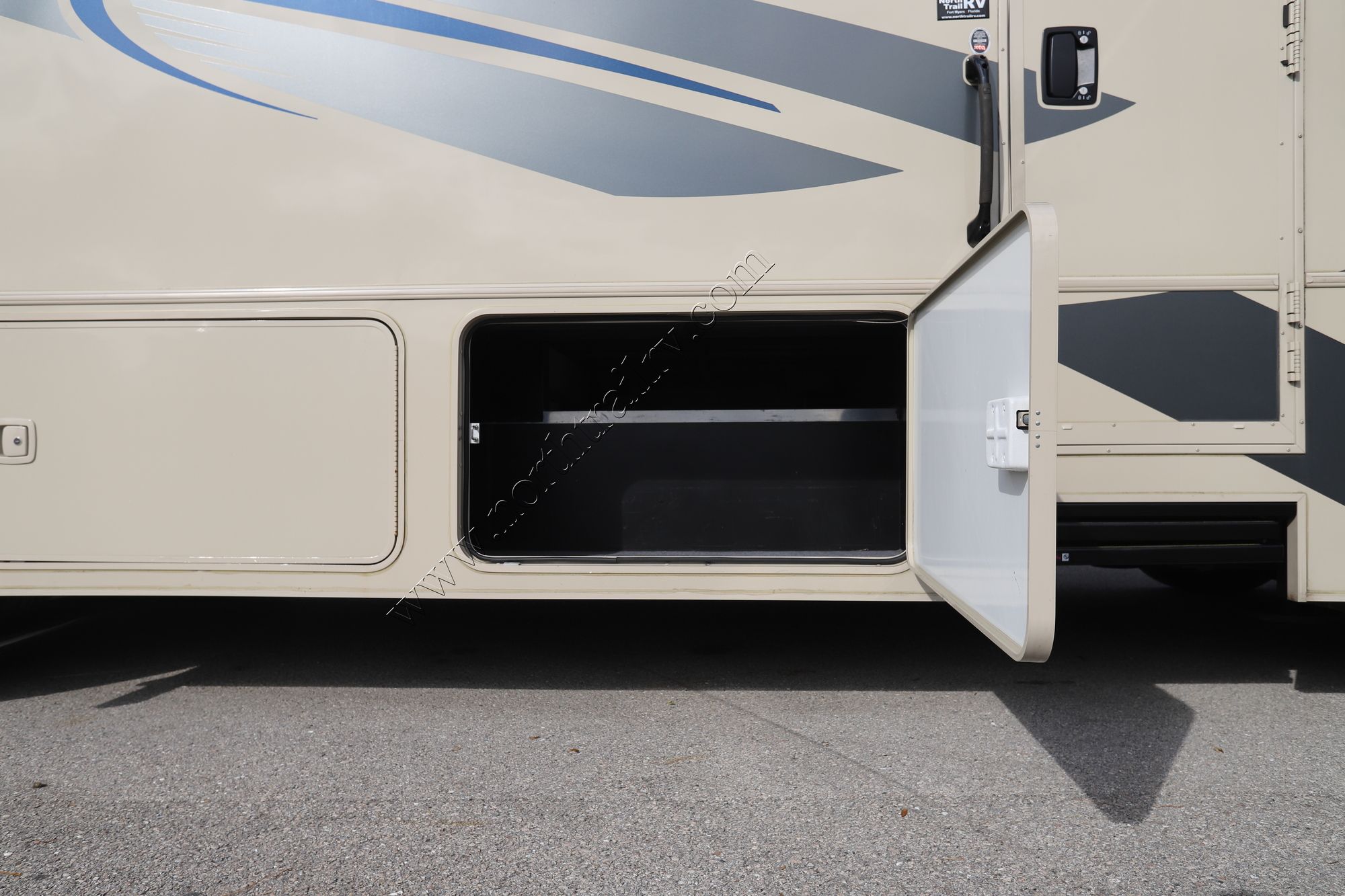 Used 2018 Winnebago Vista 29VE Class A  For Sale