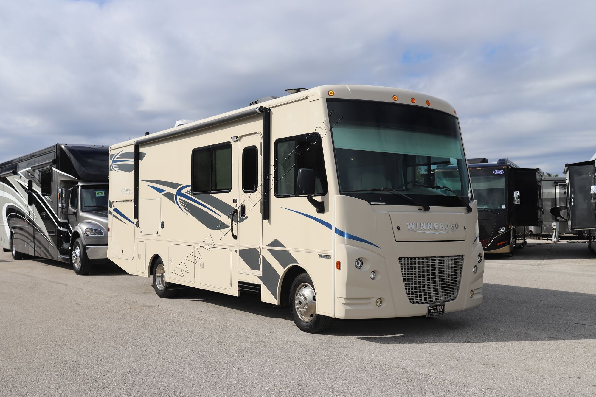 Used 2018 Winnebago Vista 29VE Class A  For Sale