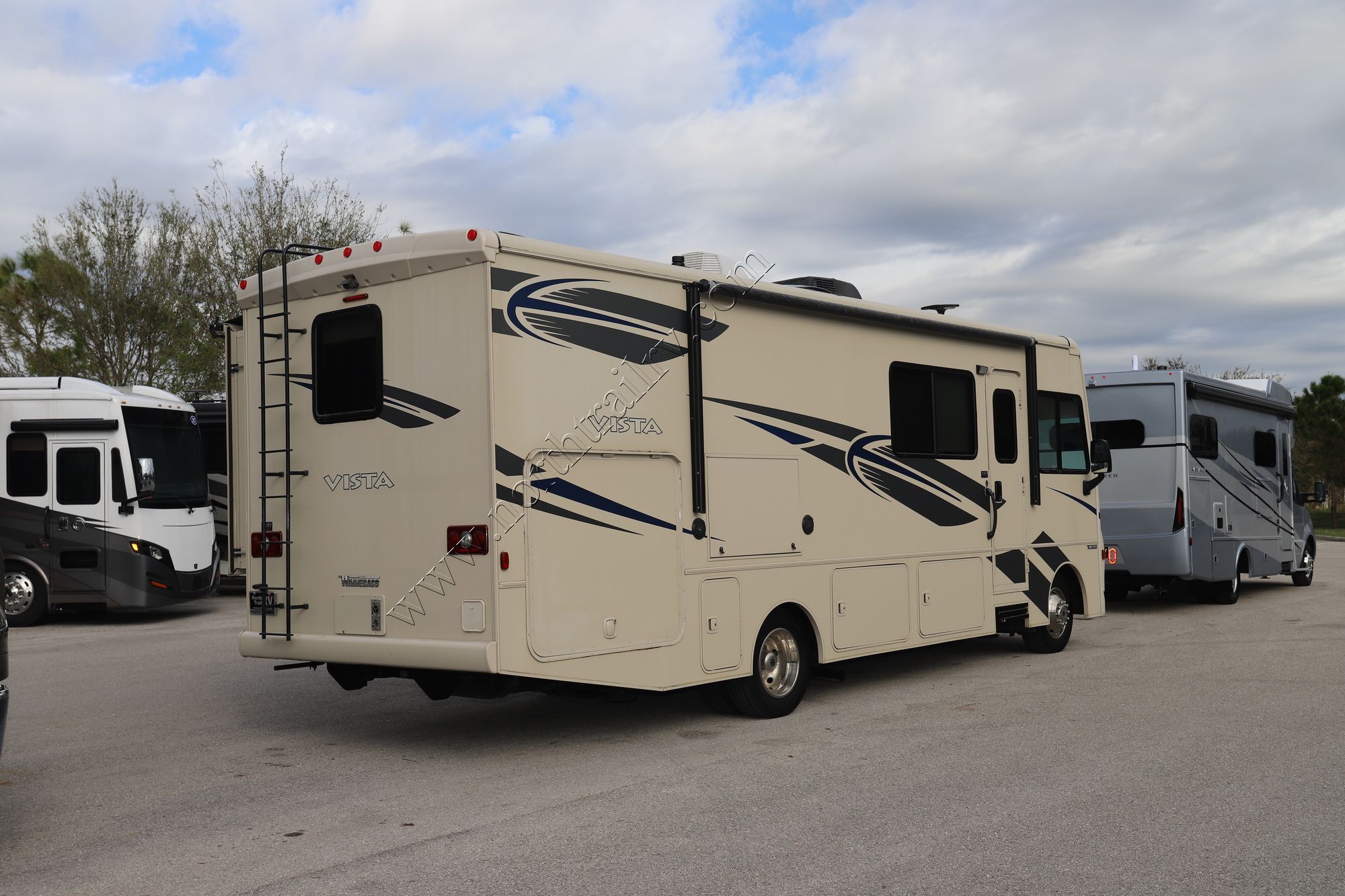 Used 2018 Winnebago Vista 29VE Class A  For Sale