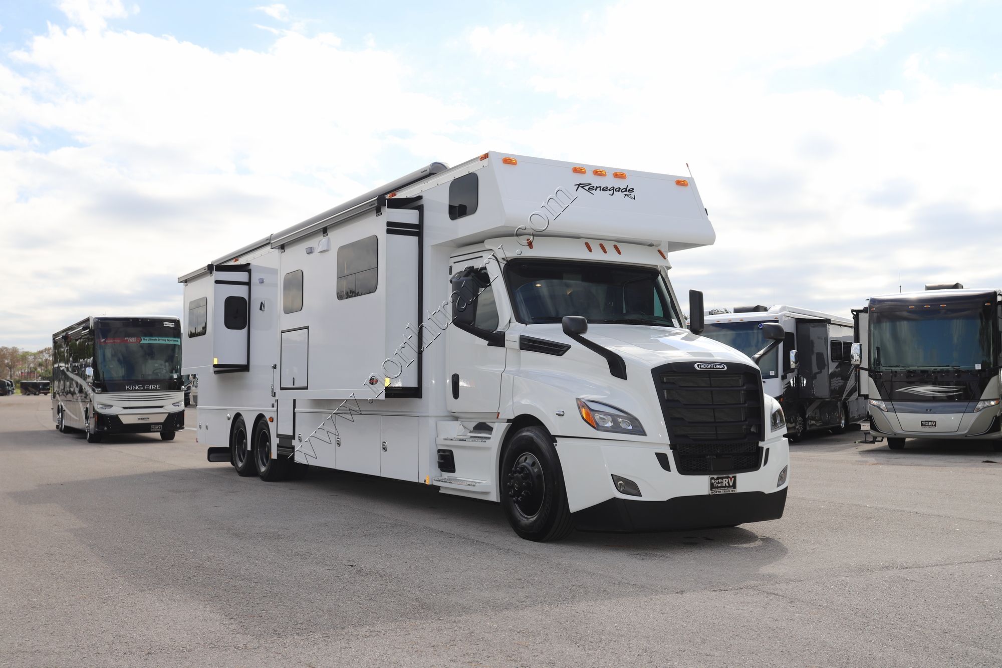 New 2023 Renegade Rv Classic 45CMR Super C  For Sale