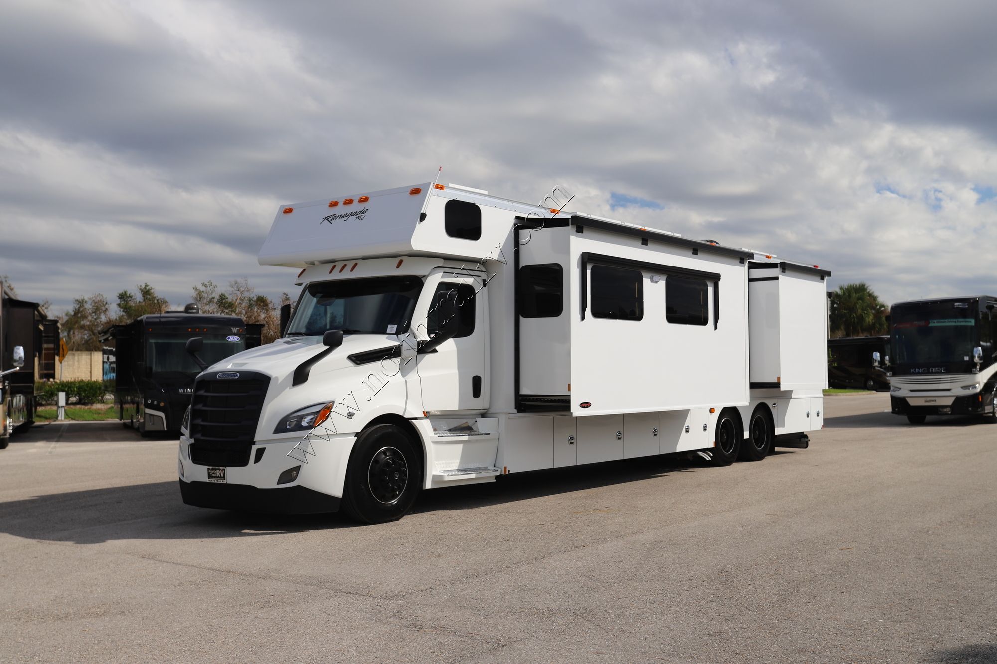 New 2023 Renegade Rv Classic 45CMR Super C  For Sale