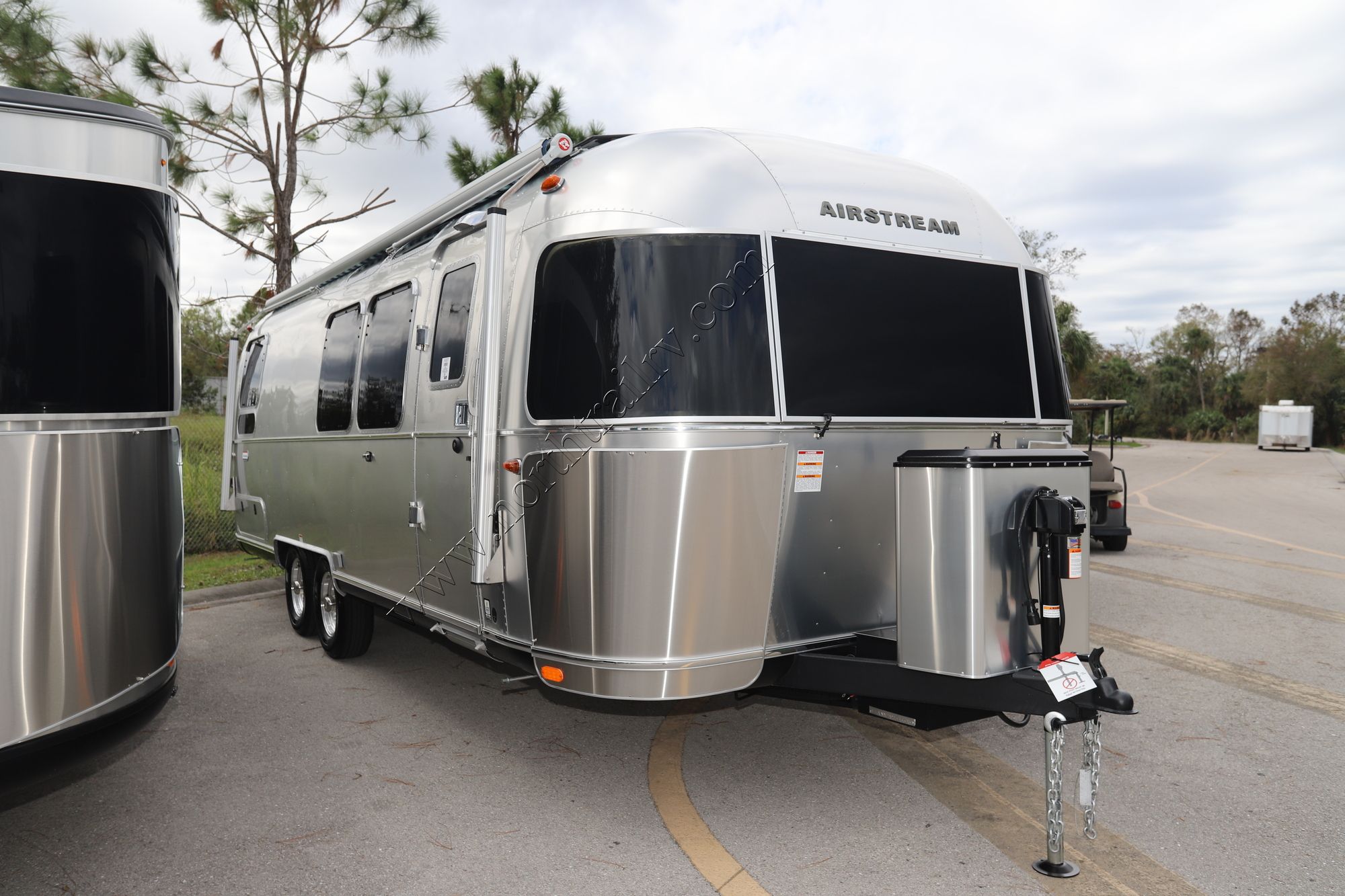 New 2023 Airstream International 28RB Travel Trailer  For Sale