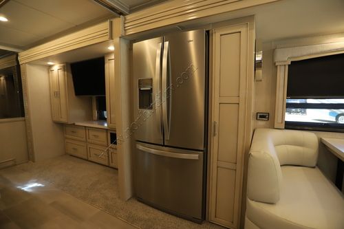 2023 Newmar Ventana 4037