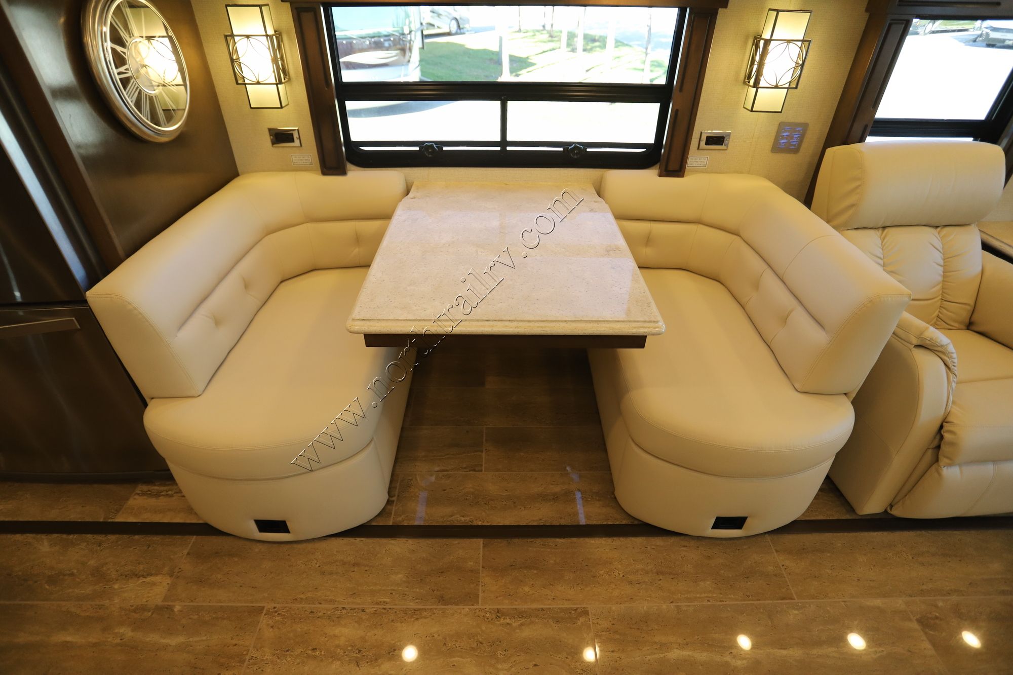 Used 2019 Newmar Dutch Star 4328 Class A  For Sale