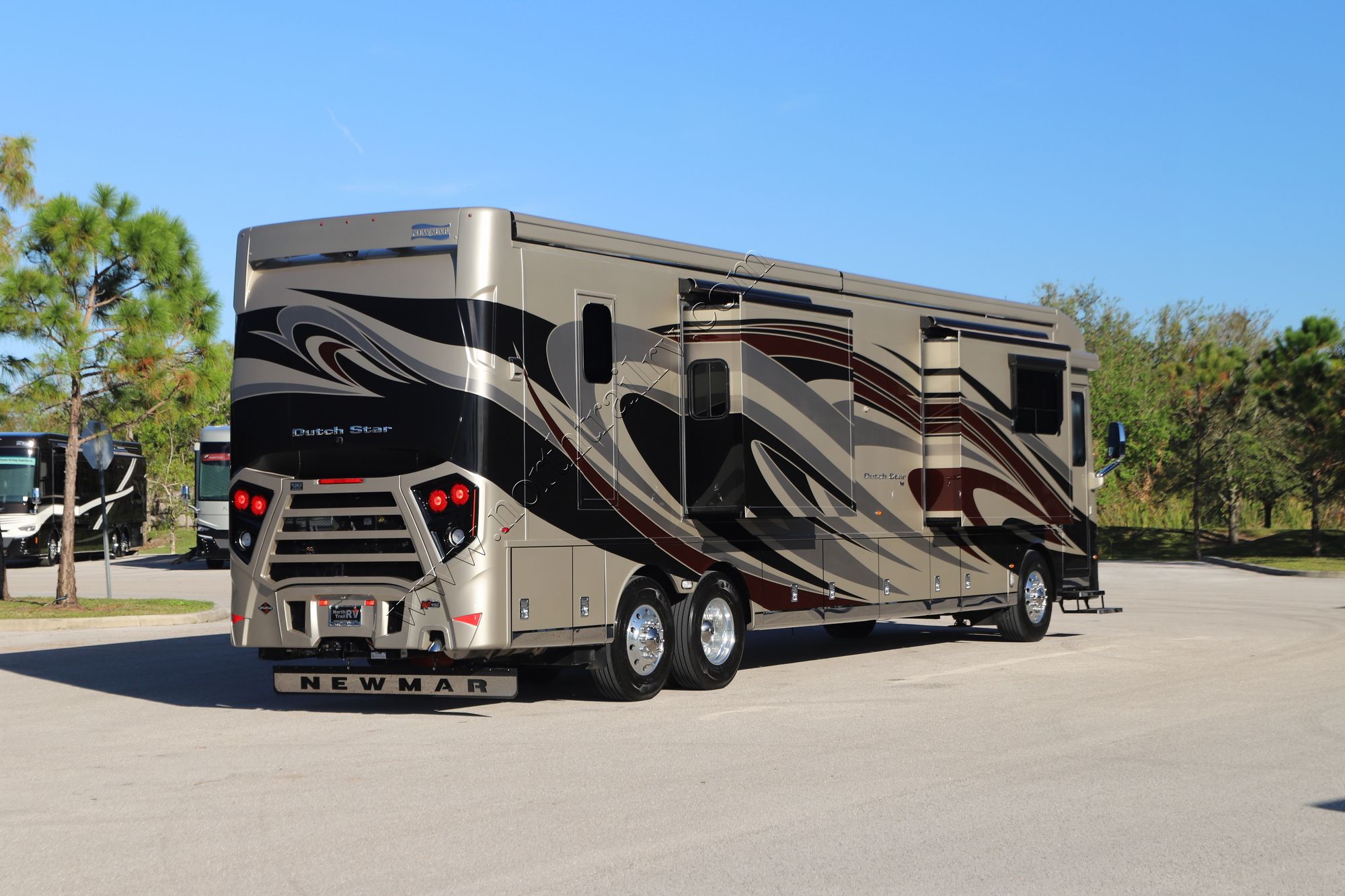 Used 2019 Newmar Dutch Star 4328 Class A  For Sale