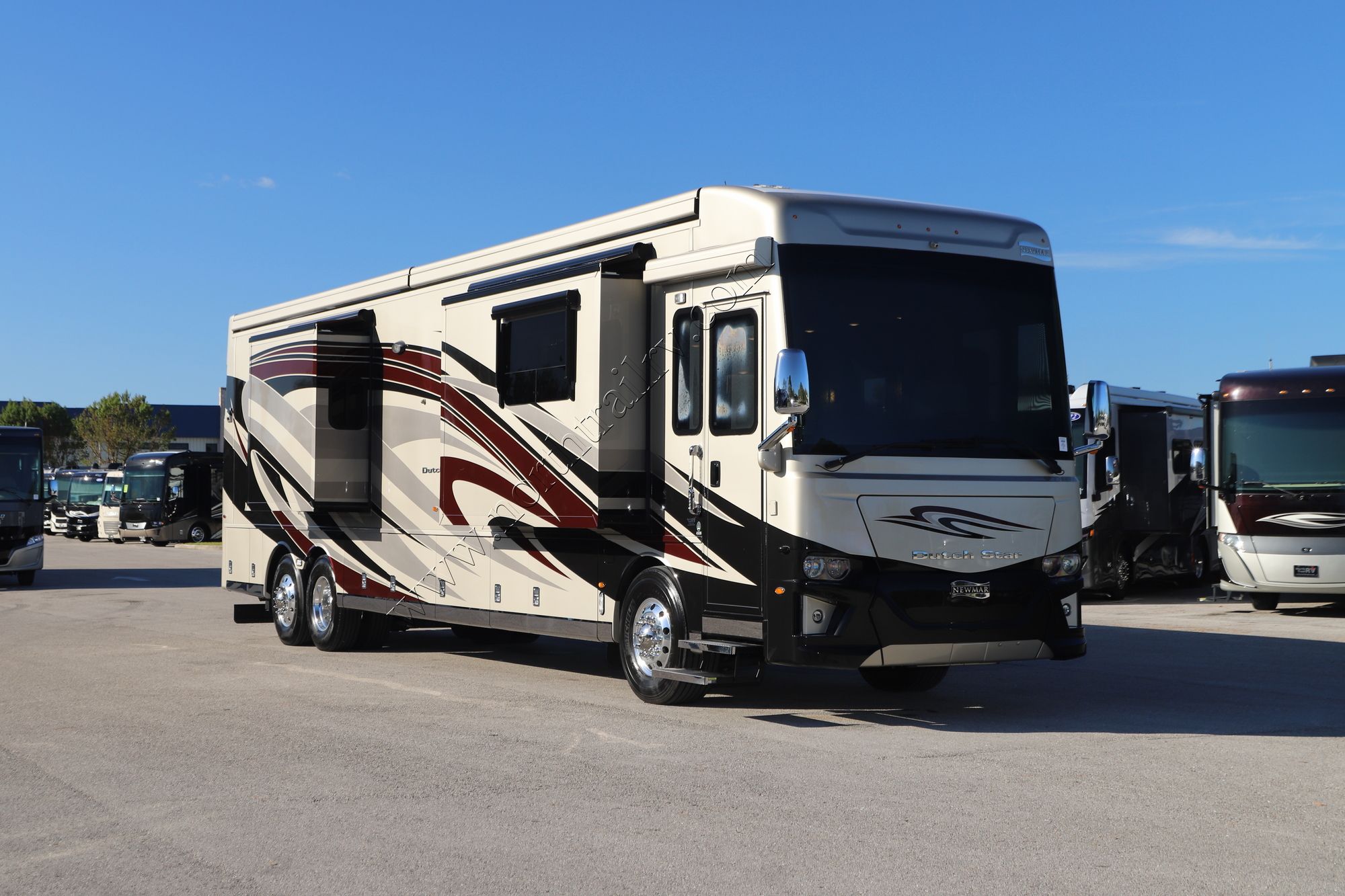 Used 2019 Newmar Dutch Star 4328 Class A  For Sale