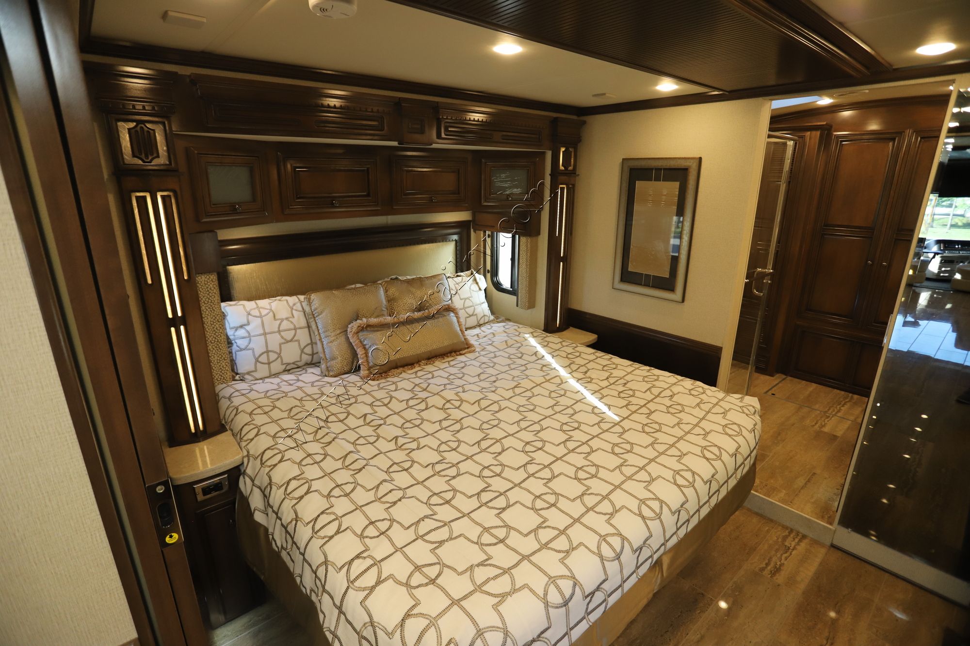 Used 2019 Newmar Dutch Star 4328 Class A  For Sale