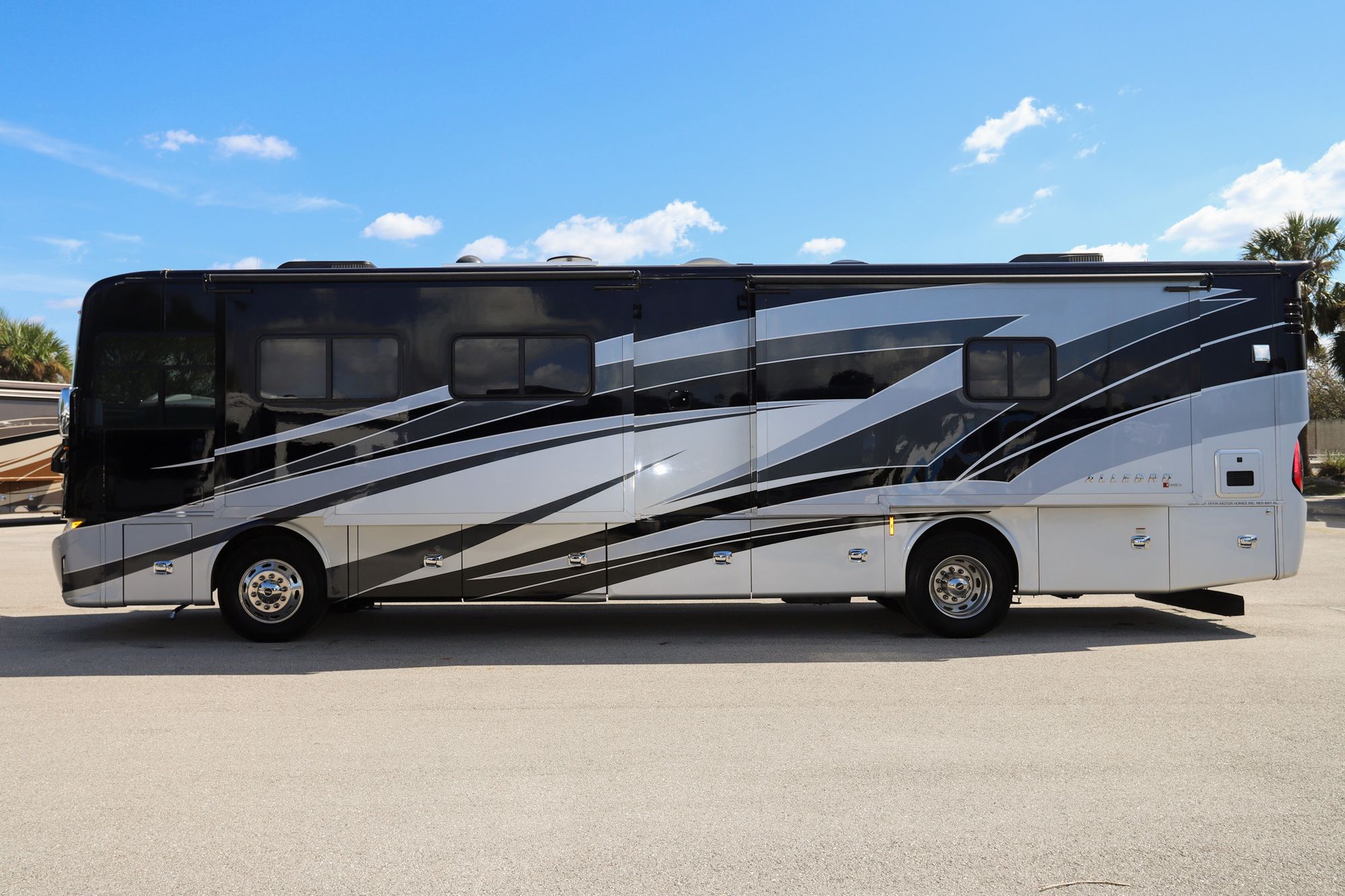 Used 2020 Tiffin Motor Homes Allegro Red 37PA Class A  For Sale