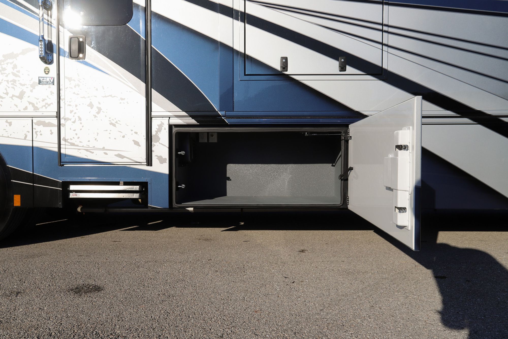 Used 2021 Renegade Rv Classic 45CMR Super C  For Sale