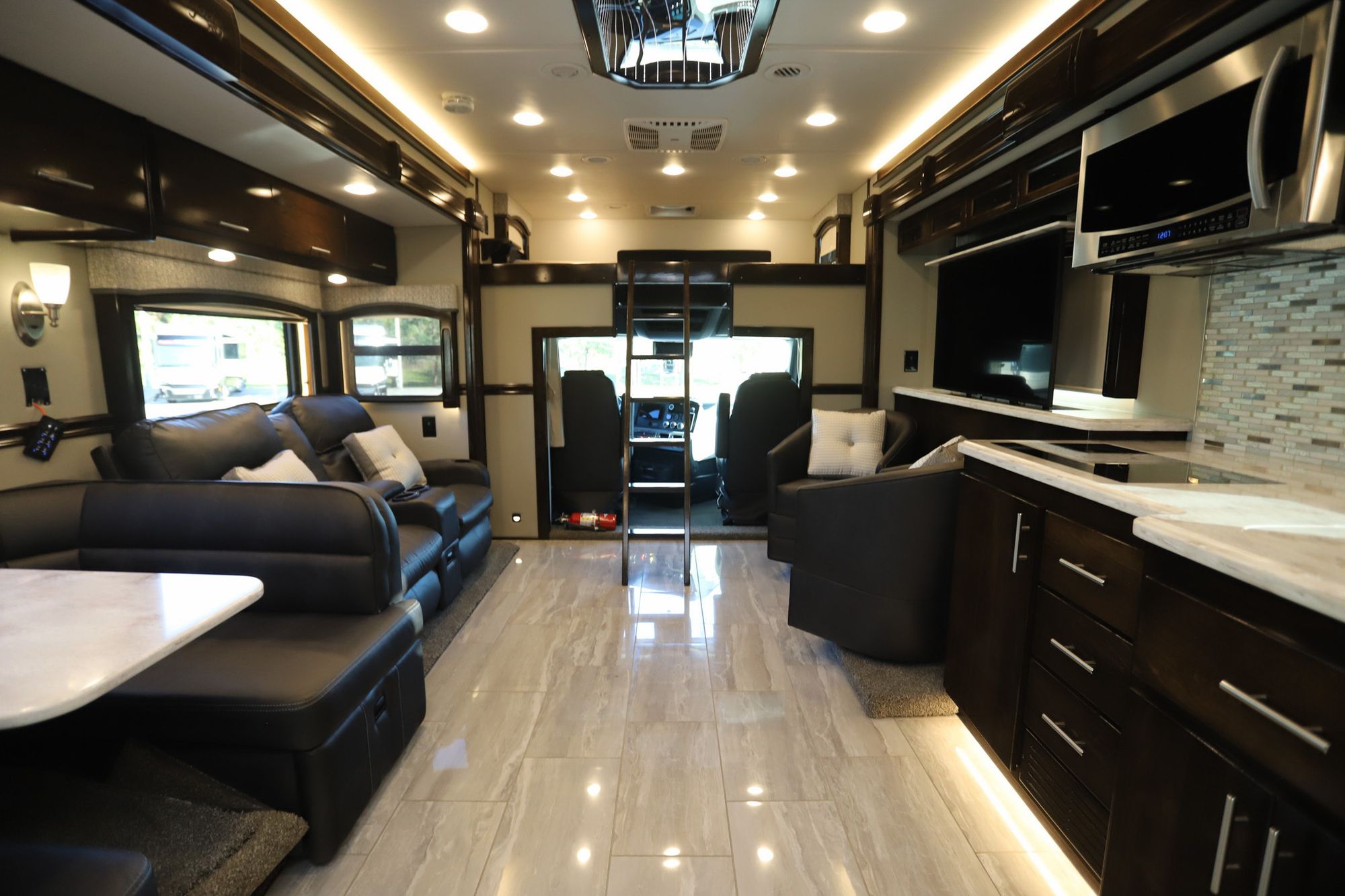 Used 2021 Renegade Rv Classic 45CMR Super C  For Sale
