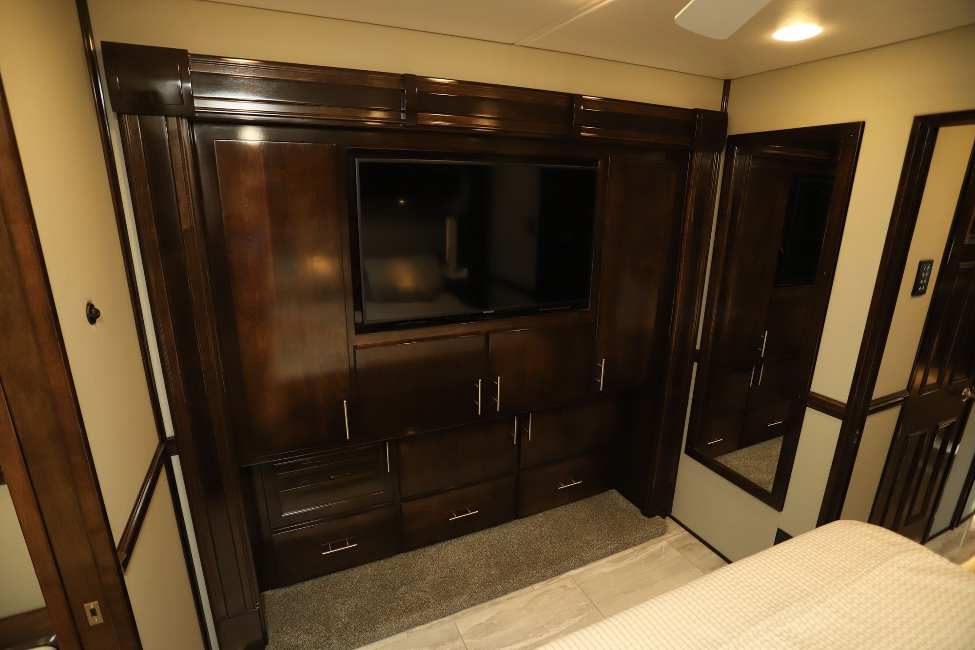 Used 2021 Renegade Rv Classic 45CMR Super C  For Sale