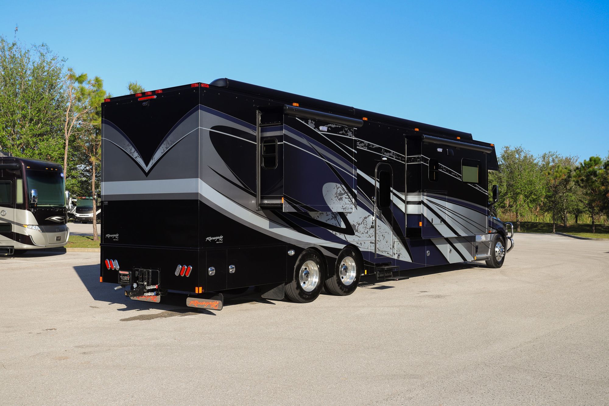 Used 2021 Renegade Rv Classic 45CMR Super C  For Sale