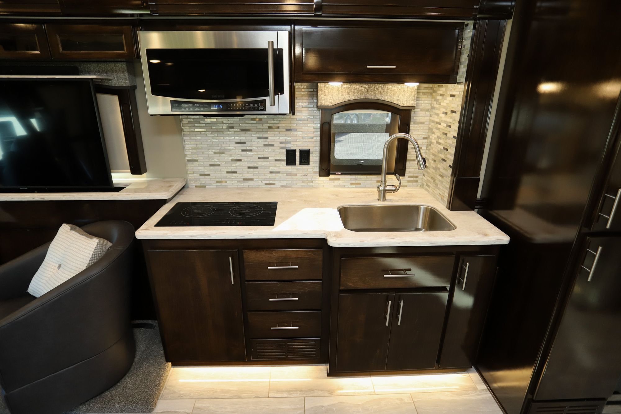 Used 2021 Renegade Rv Classic 45CMR Super C  For Sale