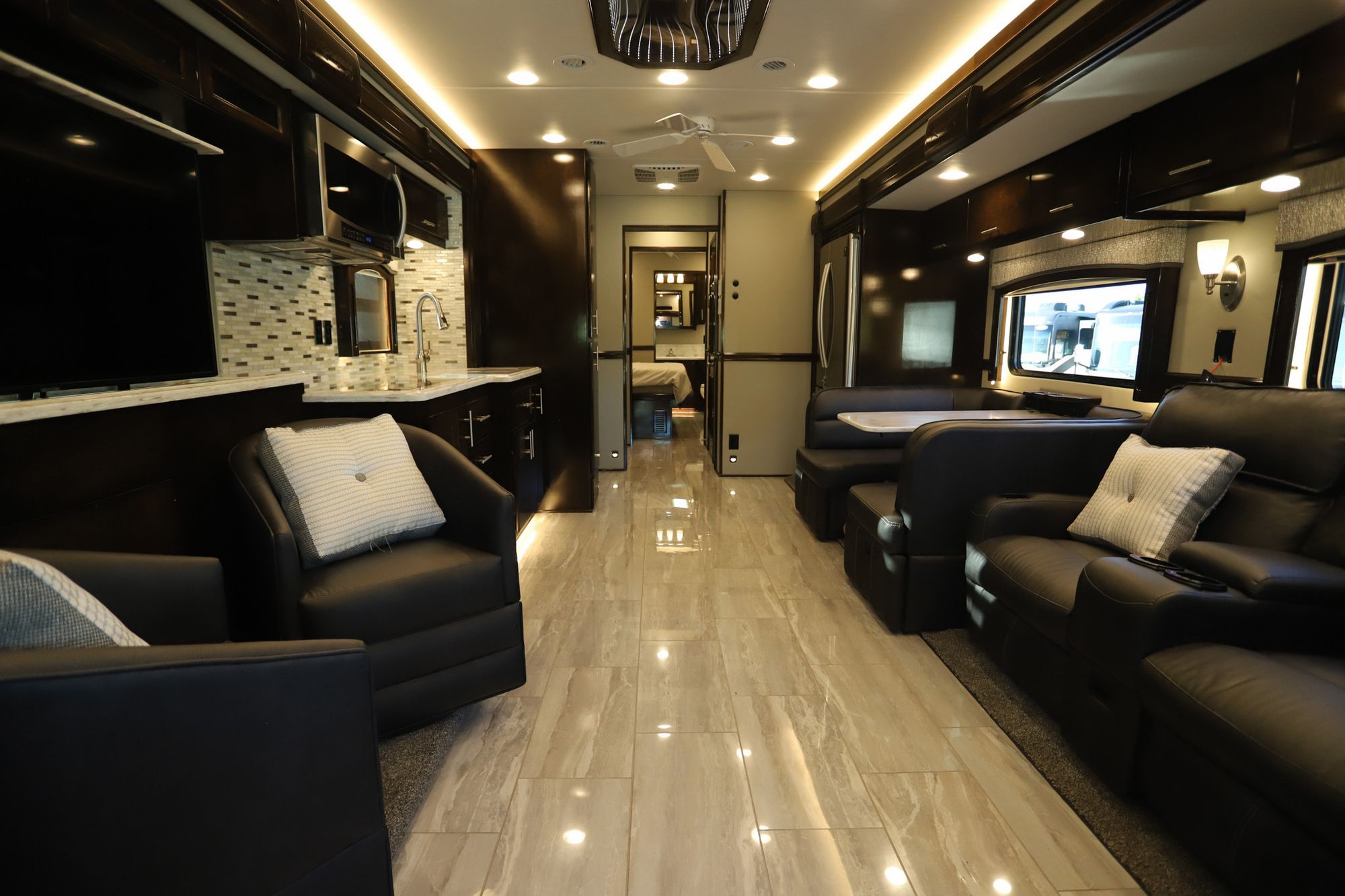 Used 2021 Renegade Rv Classic 45CMR Super C  For Sale