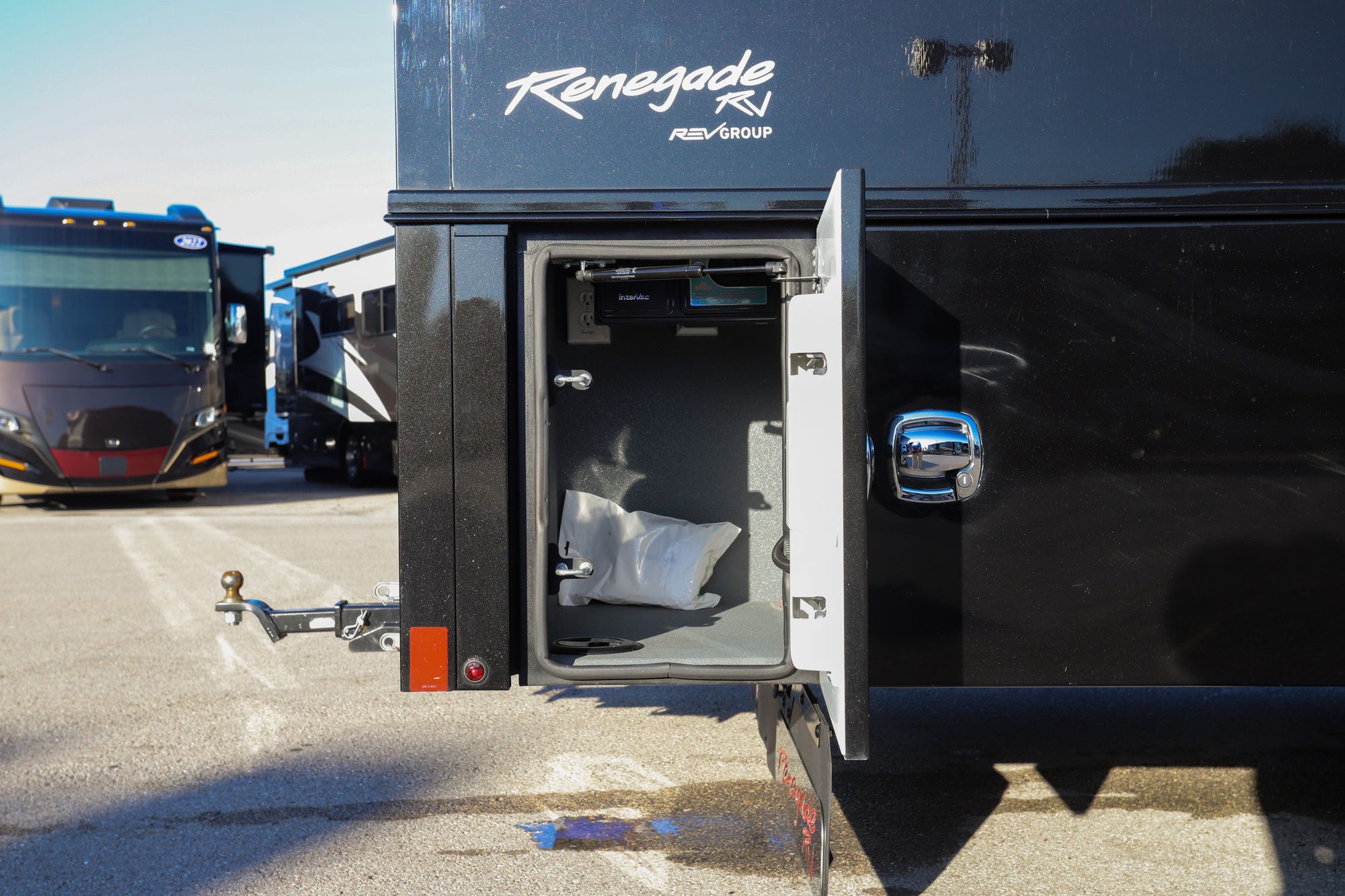 Used 2021 Renegade Rv Classic 45CMR Super C  For Sale