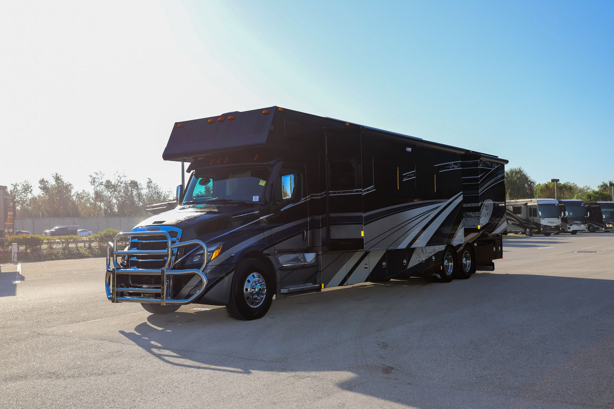 Used 2021 Renegade Rv Classic 45CMR Super C  For Sale