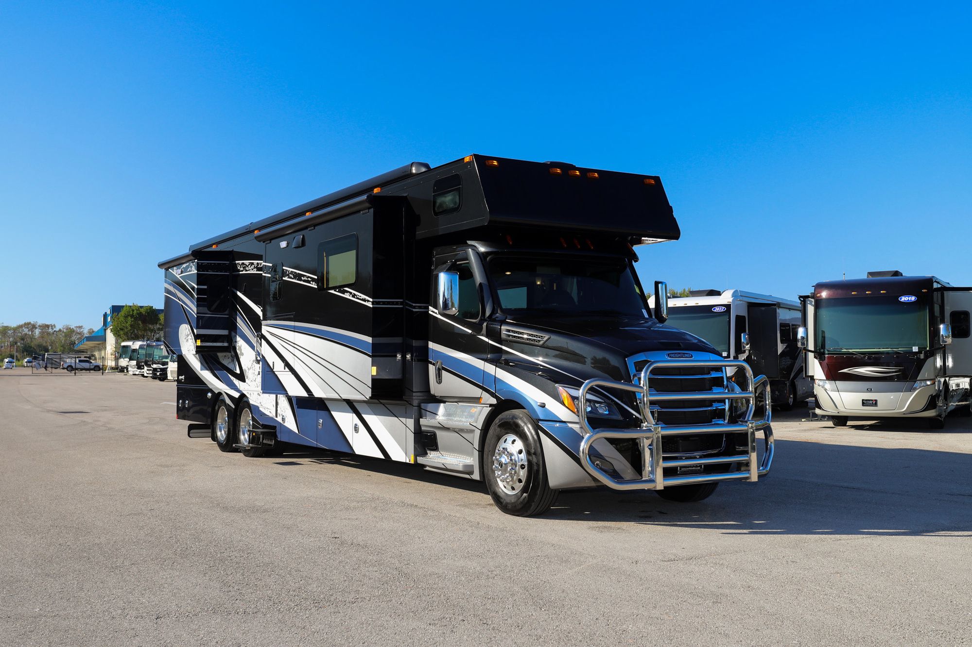 Used 2021 Renegade Rv Classic 45CMR Super C  For Sale
