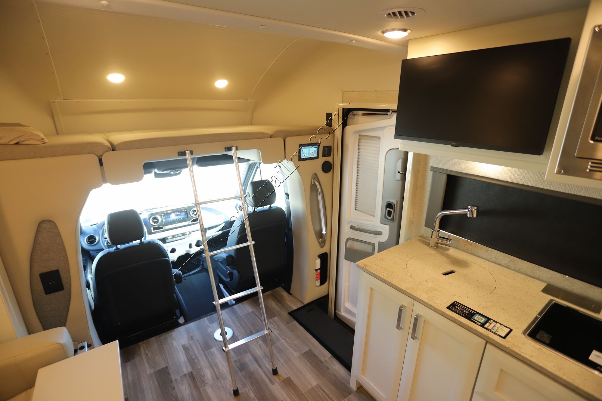 New 2023 Tiffin Motor Homes Wayfarer 25RW Class C  For Sale