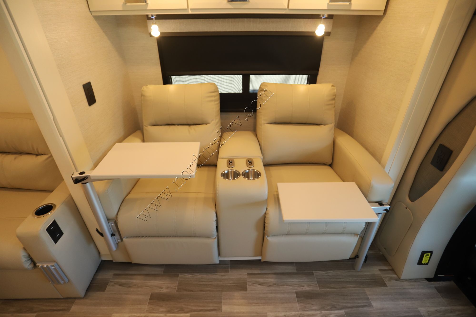 New 2023 Tiffin Motor Homes Wayfarer 25RW Class C  For Sale