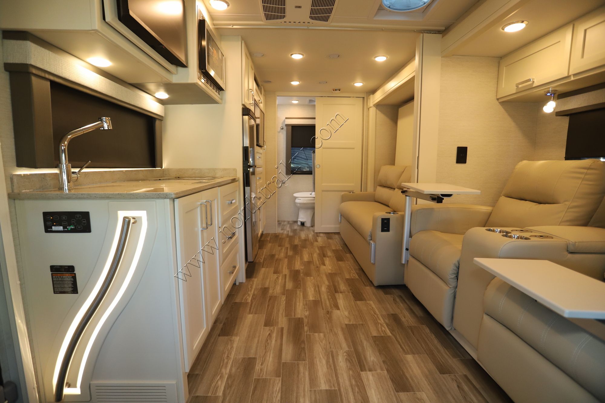 New 2023 Tiffin Motor Homes Wayfarer 25RW Class C  For Sale