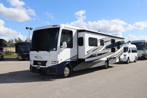 2023 Newmar Bay Star Sport 3315