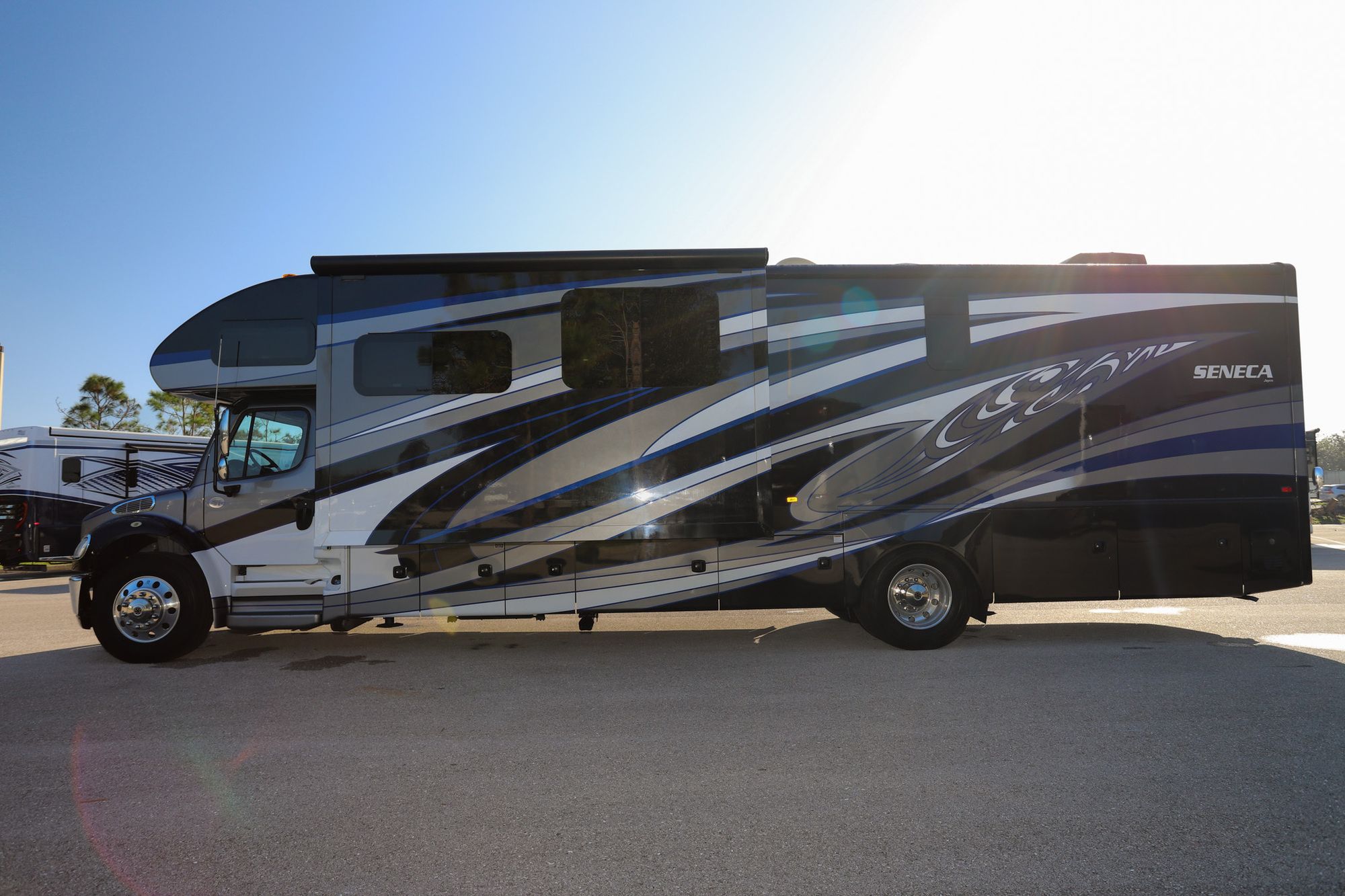 Used 2017 Jayco Seneca 37FS Super C  For Sale