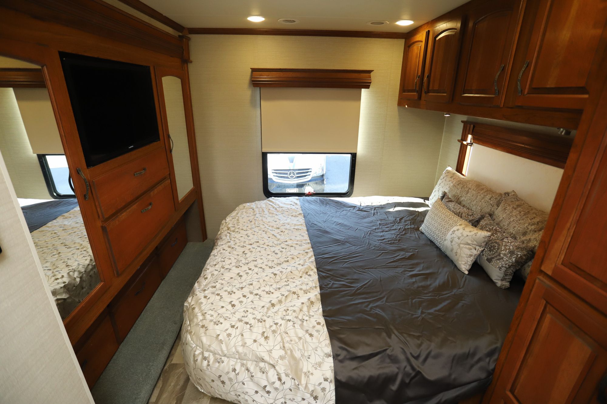 Used 2017 Jayco Seneca 37FS Super C  For Sale