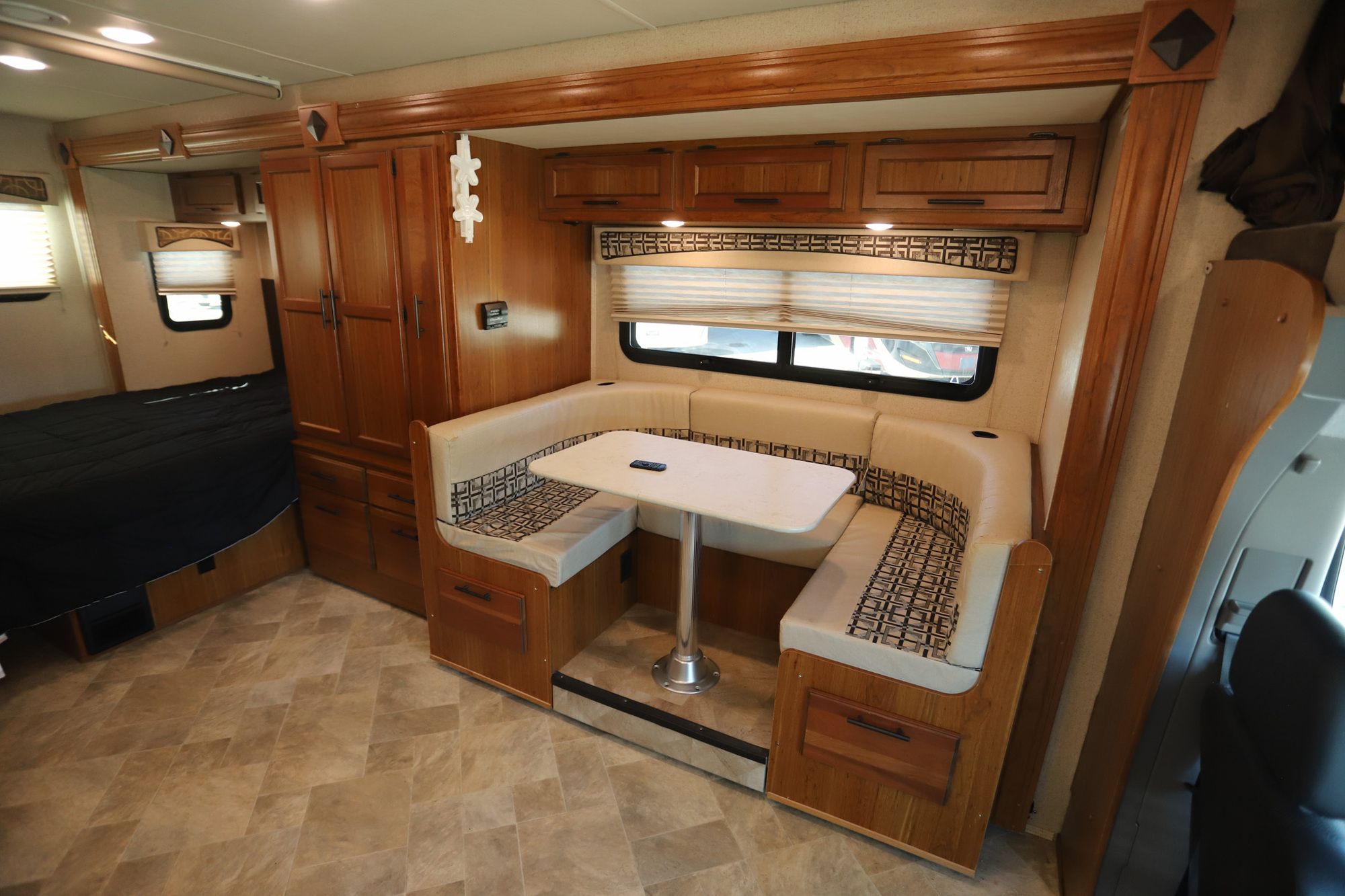 Used 2016 Jayco Melbourne 24L Class C  For Sale