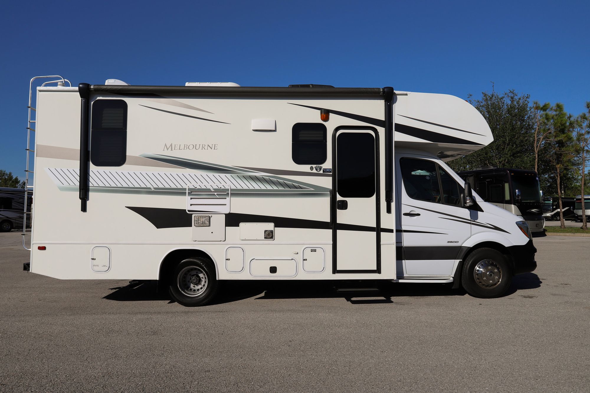 Used 2016 Jayco Melbourne 24L Class C  For Sale