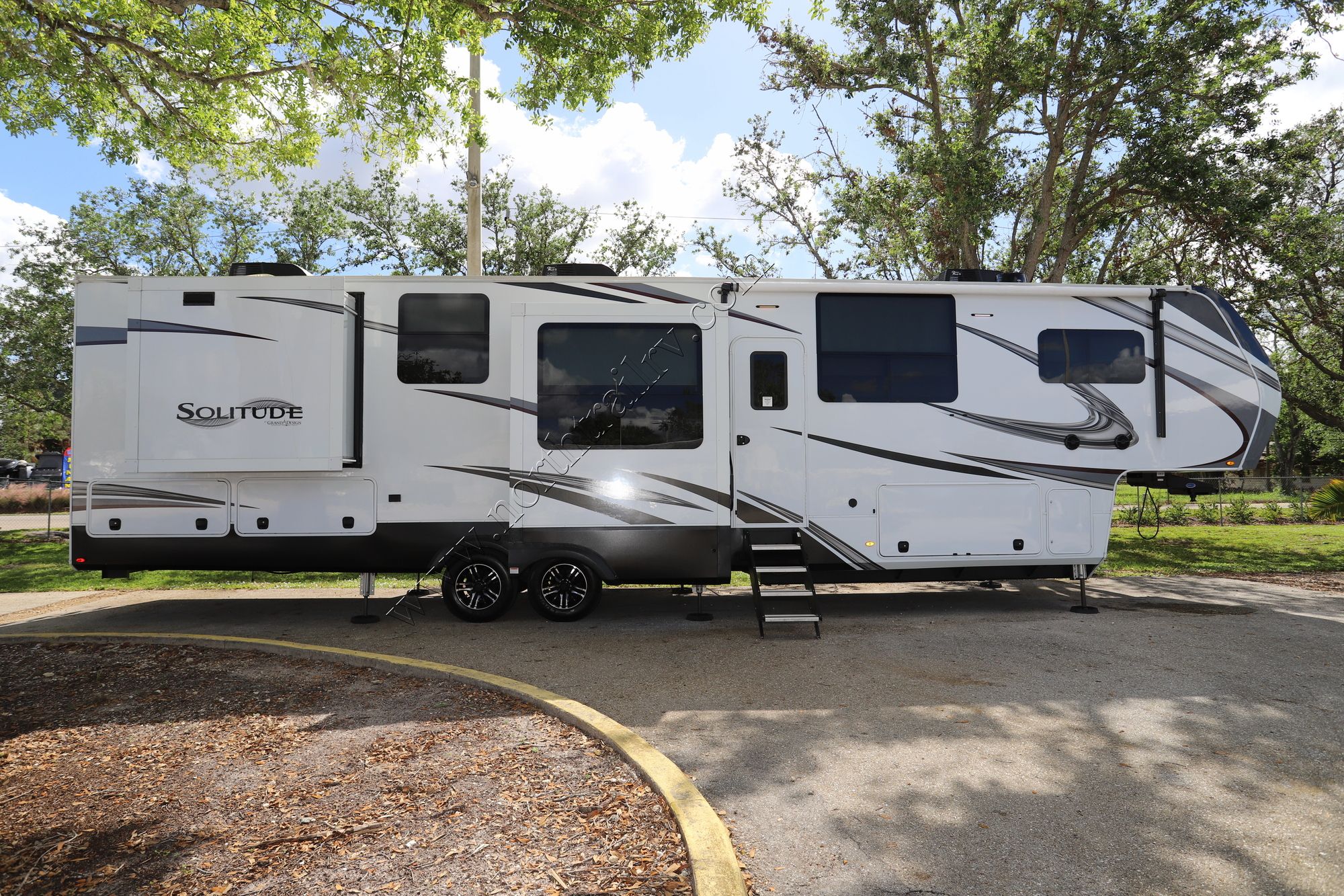 Used 2022 Grand Design Solitude 390RK Fifth Wheel  For Sale