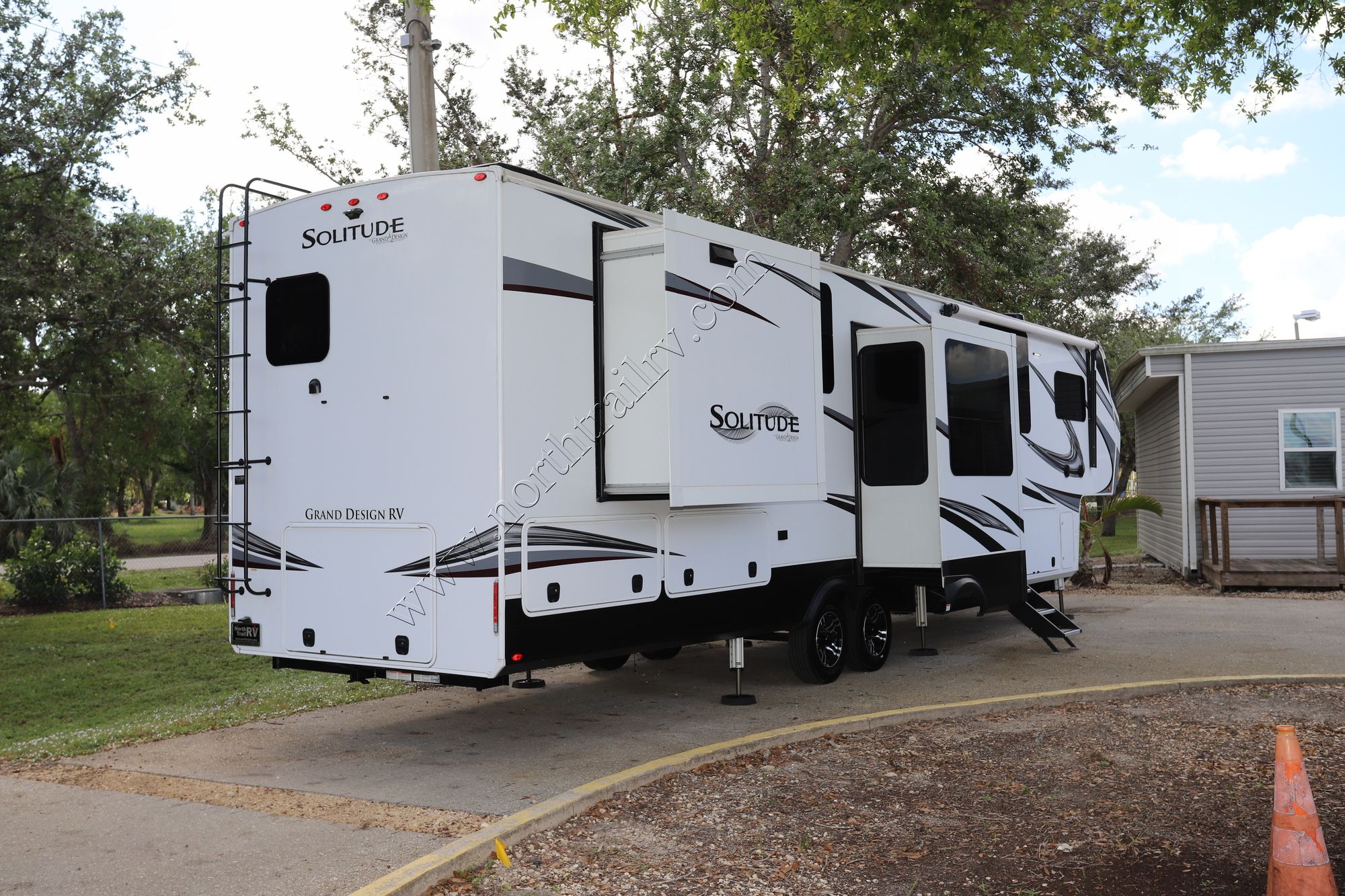 Used 2022 Grand Design Solitude 390RK Fifth Wheel  For Sale