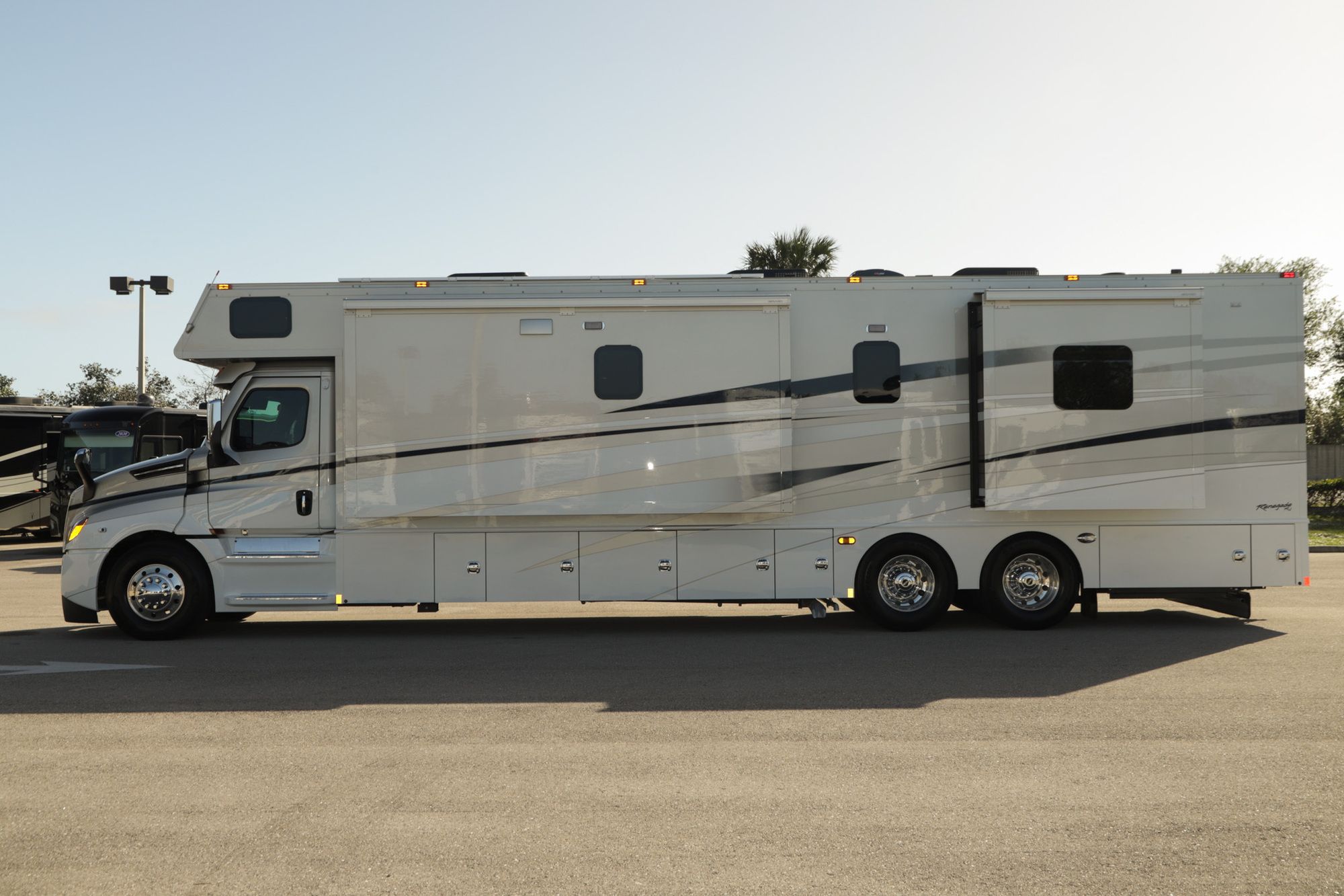 New 2023 Renegade Rv Classic 43CMD Super C  For Sale