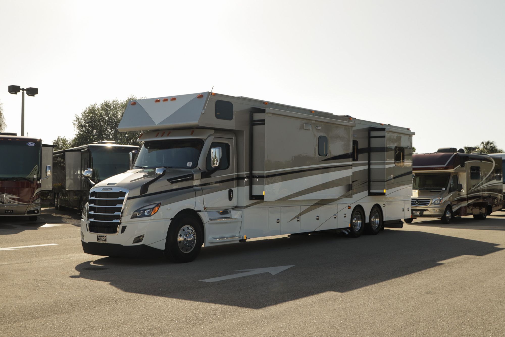 New 2023 Renegade Rv Classic 43CMD Super C  For Sale