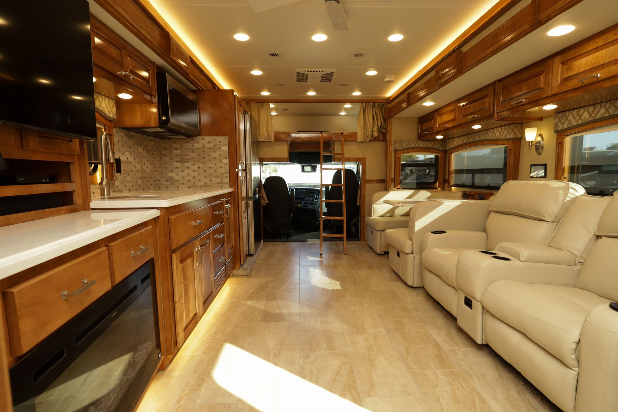 New 2023 Renegade Rv Classic 43CMD Super C  For Sale