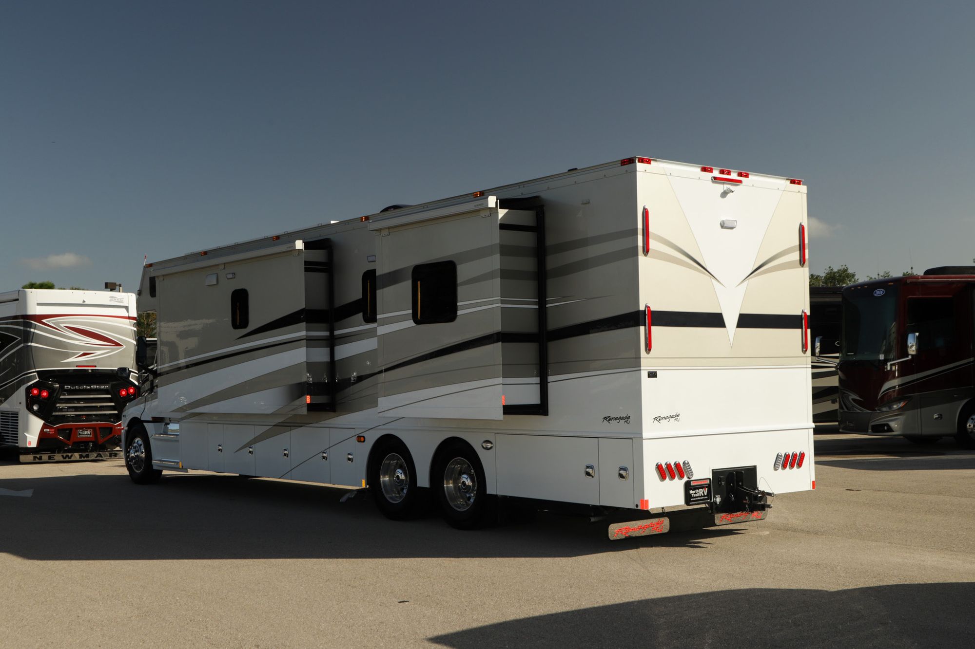 New 2023 Renegade Rv Classic 43CMD Super C  For Sale