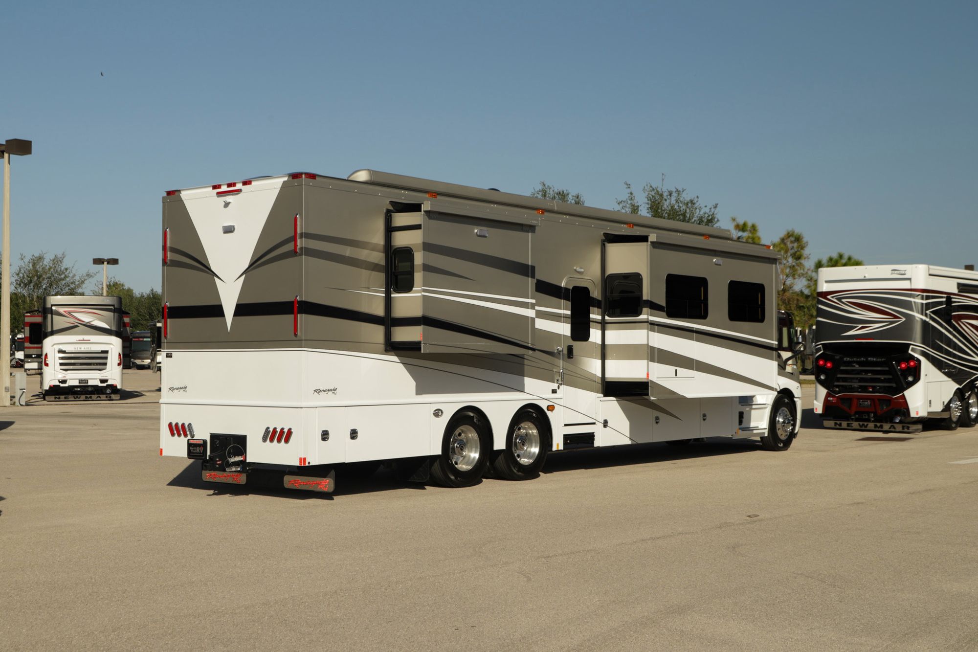 New 2023 Renegade Rv Classic 43CMD Super C  For Sale